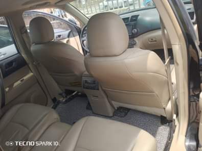 A picture of Highest grade Toyota Highlander 09 model tokumbo standard location is
