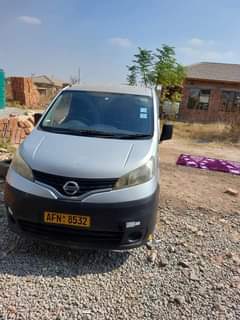 nissan nv200