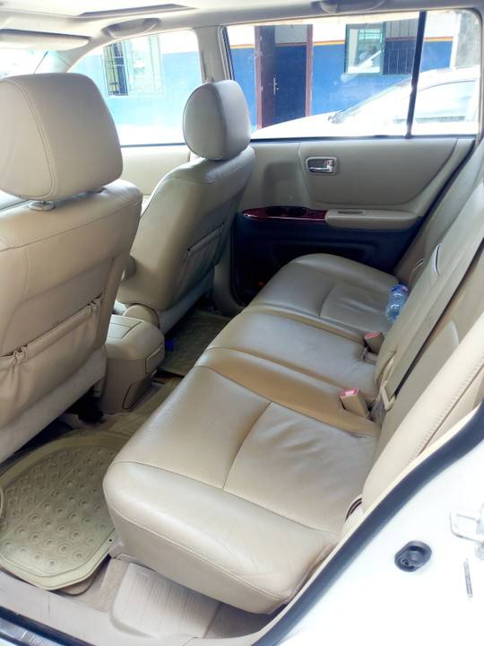 A picture of Toyota Highlander 2005