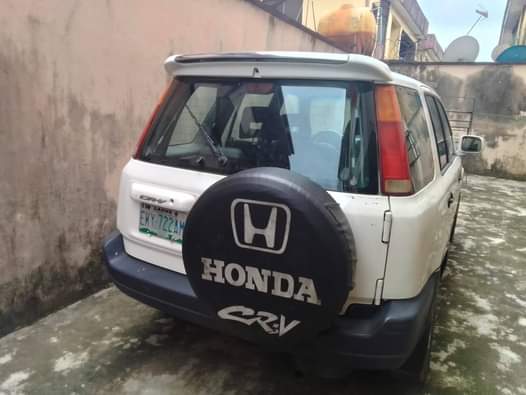 A picture of Hot dealhonda crv 1999 model with sound engine and gear