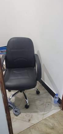 A picture of Salon accessories on quick sale