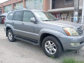 A picture of 2004 GX470 Price 7 5 Location Amuwo odofin Lagos 09030746449