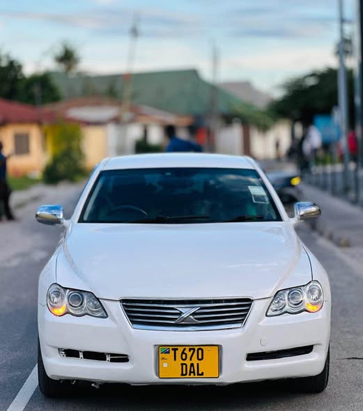 A picture of TOYOTA MARK X DAL ENGINE 4GR COLOUR WHITE PETROL Cc