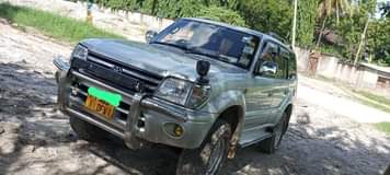 A picture of Prado MCHAGA KALI Engine 3rz Fuel petrol Bei 16 5mil