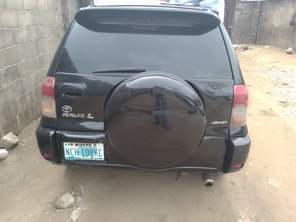 A picture of 2005 TOYOTA RAV4 SHARP GEAR CHILLING AC CLEAN INTERIOR COME