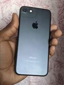 A picture of I phone 7 Plain Gb 32 Bh 100 Simu Imenyooka
