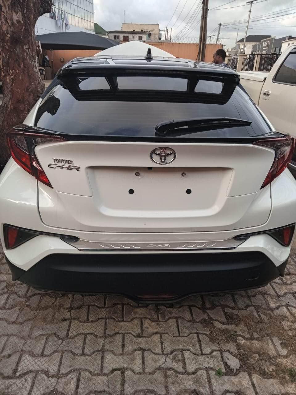 A picture of Toyota chr 2021 model