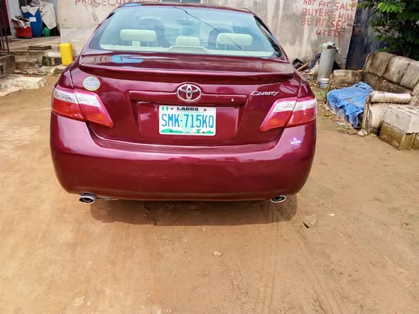 A picture of Toyota Camry v6