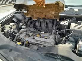 A picture of Model Toyota Venza Year 2010 Features Thumbstart Panoramic roof with