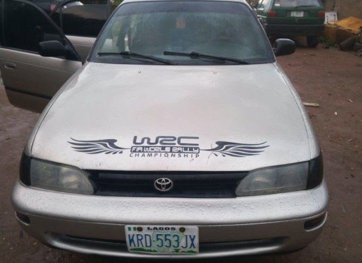 A picture of 2000 Toyota Corolla