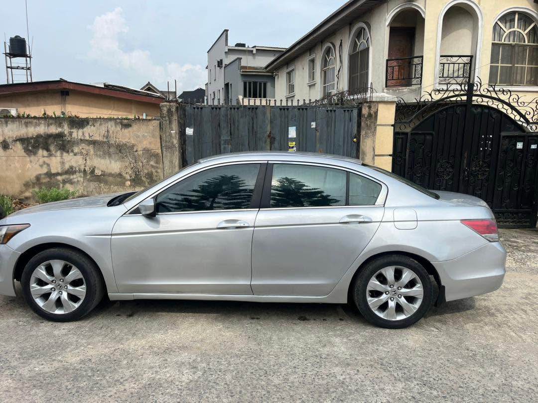 A picture of Honda accord 2009 in mint condition Buy and drive