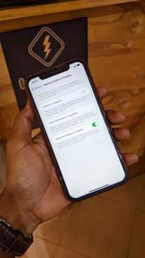 A picture of Iphone 11 plain Double line gb64