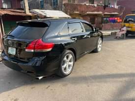A picture of Toyota Venza 2011.Full Option