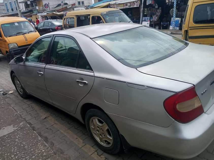 A picture of Toyota Camry year 2004 toks standard v6 engine