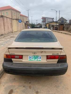 A picture of Toyota Camry 2000