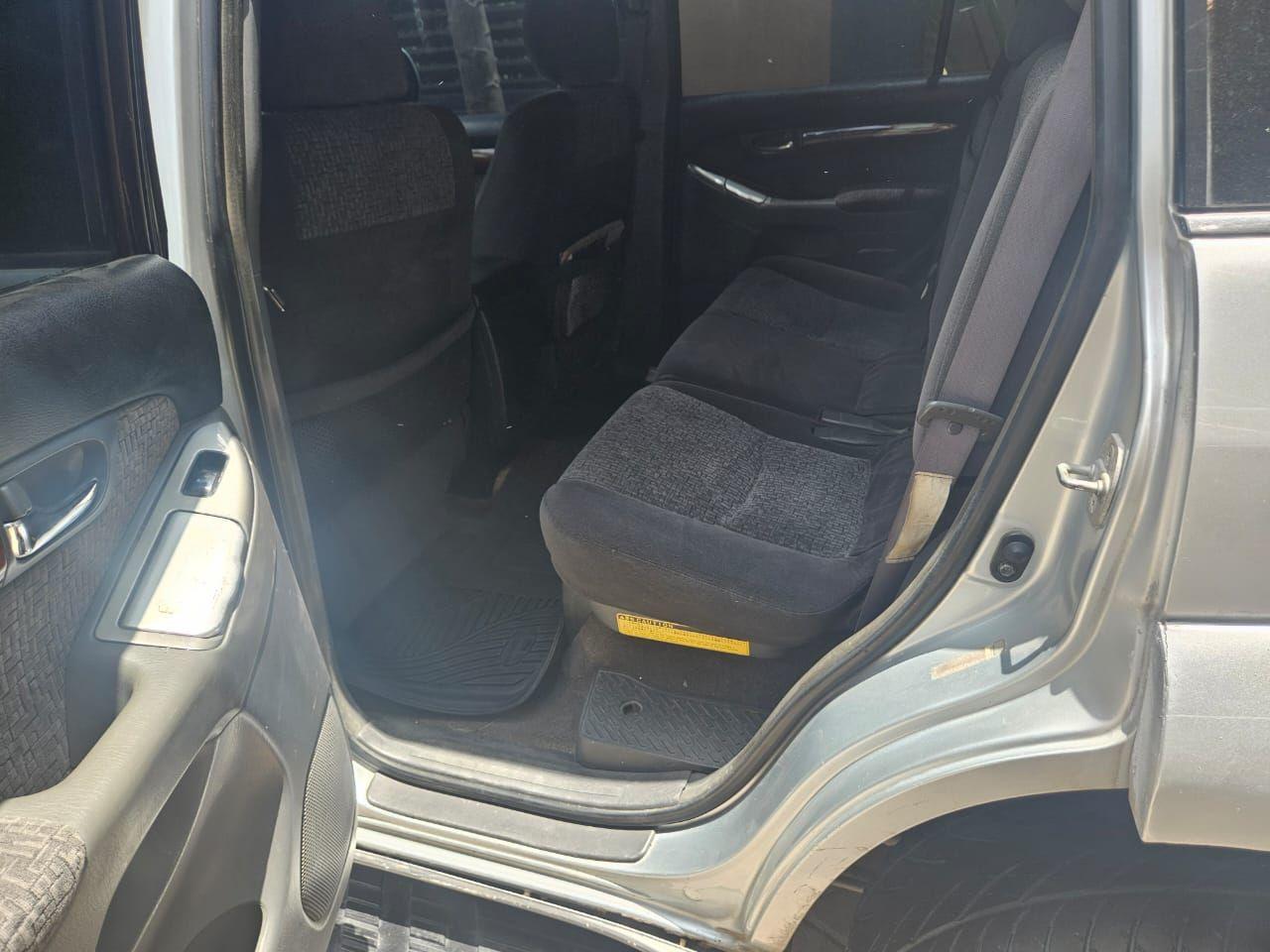 A picture of TOYOTA PRADO 120