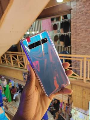 A picture of Samsung galaxy s10 5G 256GB