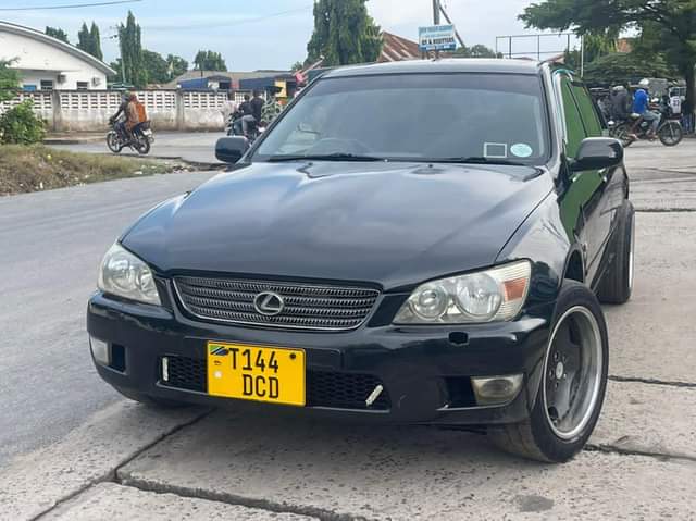 used toyota altezza
