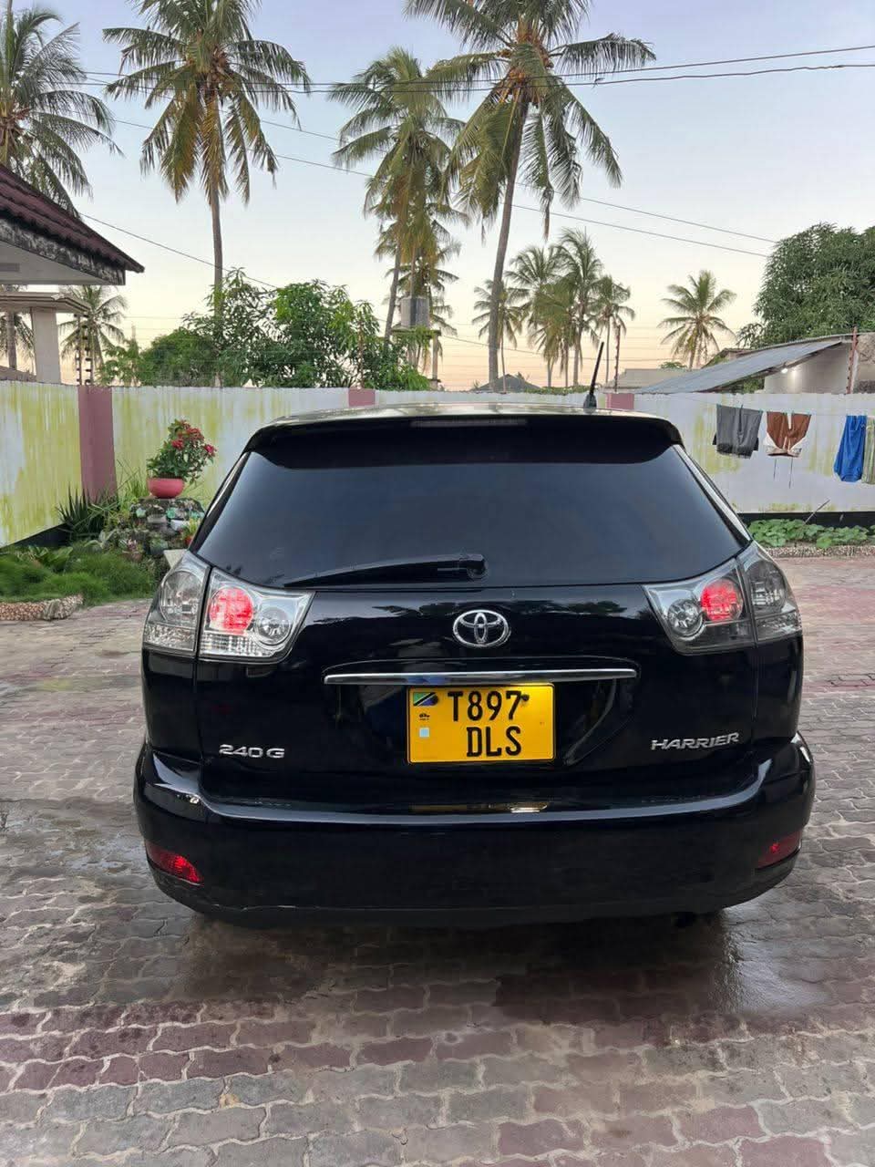 A picture of Harrier New Model very price 19million