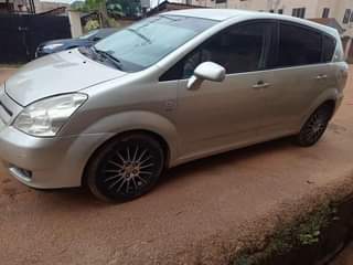 A picture of Toyota Corola verso