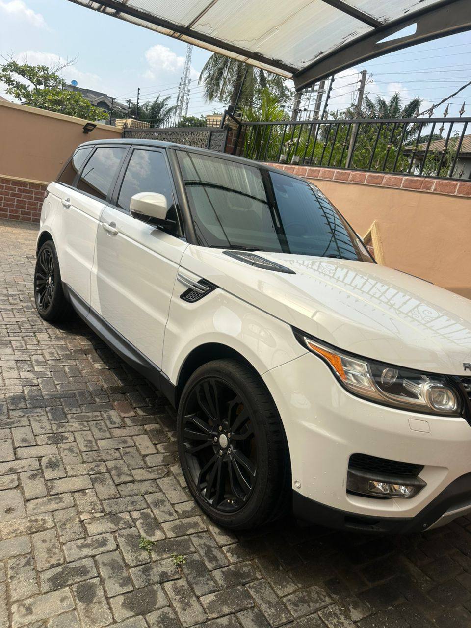 A picture of Foreign used 2015 Range Rover Sport edition 35m 08020895766