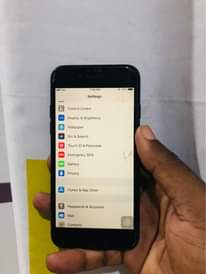 A picture of iPhone 7 ina patikani Magomeni kwa bei 450 000 kwa