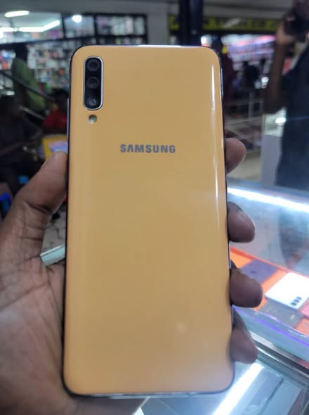 A picture of Samsung galaxy A70 128gb