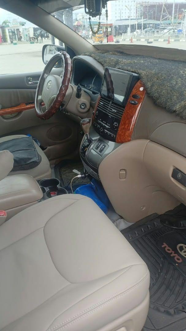 A picture of 2010 Toyota sienna 2010