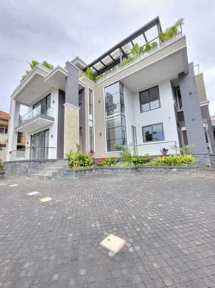 A picture of House On Sale