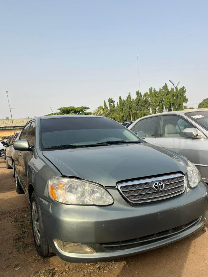 A picture of TOYOTA COROLLA