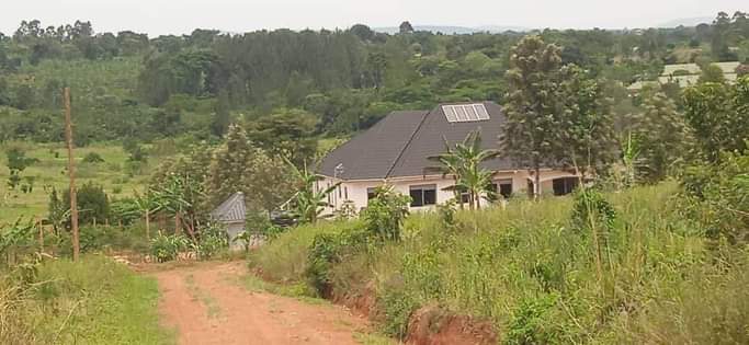 A picture of 50 100FT PLOT ON SALE NEAR TARMAC 12M 15M 18M