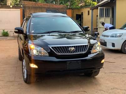 A picture of Toyota Harrier 2012 Model