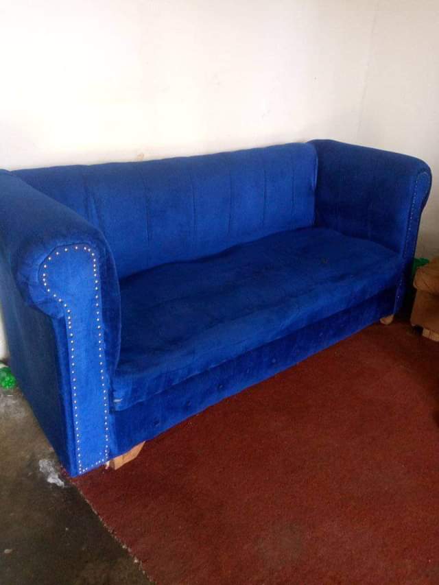 A picture of 6 seaters sofa
