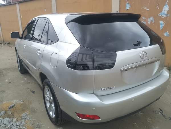 A picture of 2004 RX330 tokumbo Price 13m Location Amuwo odofin Lagos 09030746449