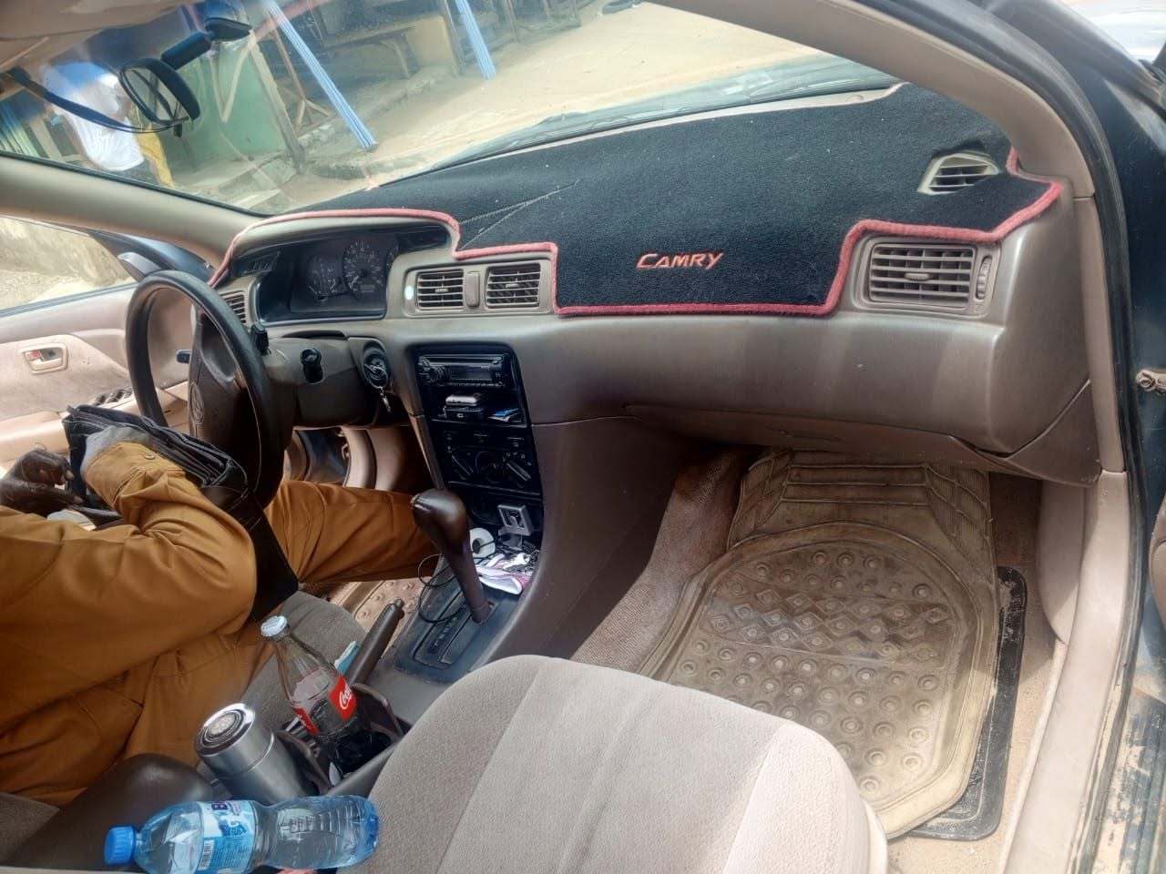 A picture of TOYOTA CAMRY 04