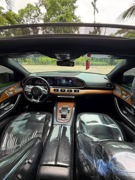 A picture of 2021 Mercedes Benz GLE 53