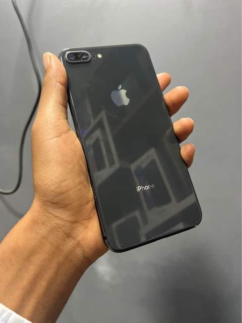 A picture of Iphone 8 Plus 64gb