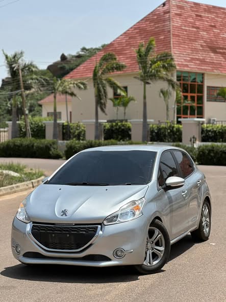 A picture of Belgium Standard Peugeot 208 Automatic Drive