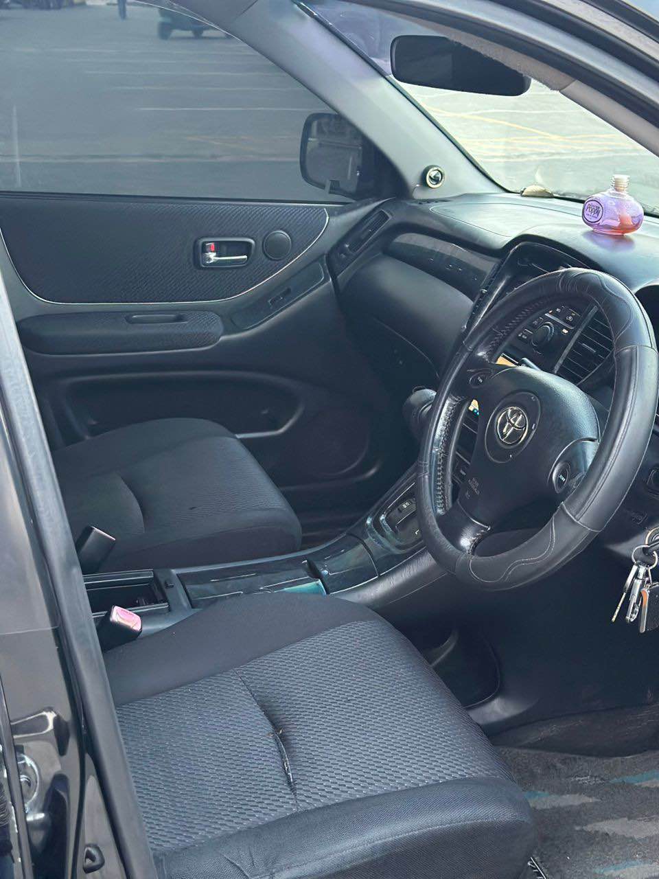 A picture of Contant 0713818761. Toyota Kluger. 22.8Milioni.