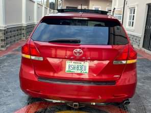 A picture of This is the only crispy clean Toyota venza toks standard