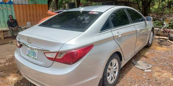 A picture of First body 012 Hyundai sonata All documents intact Untampered engine