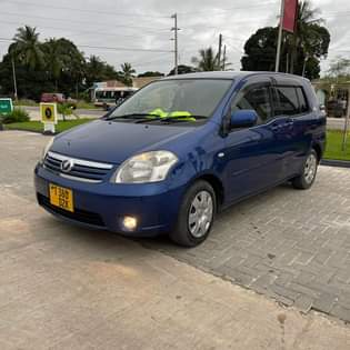 A picture of Toyota raum