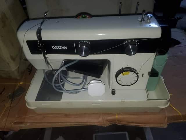 A picture of Zigi zaga sewing machine used