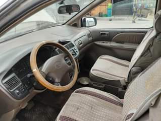 A picture of super clean sharp TOYOTA SIENNA 2000 Model excellent untouched engine