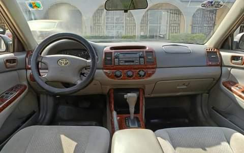 A picture of TOYOTA CAMRY 2003