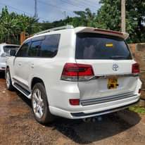 A picture of V8 2016 2018KIT 190M