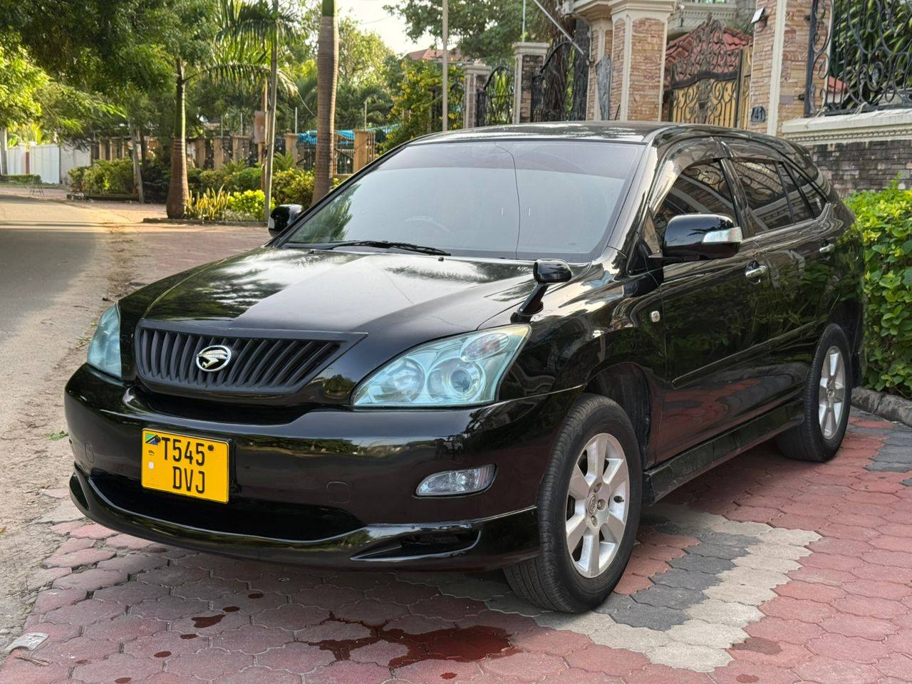 A picture of TOYOTA HARRIER NEW TSH 23.8M 0719524698