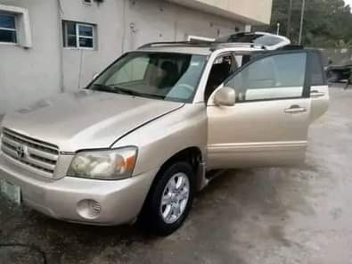 A picture of Neatly Used 2005 Model Toyota Highlander Needs small body work