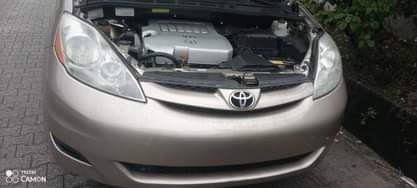 A picture of HOTTEST DEAL Direct Belgium 2007 Toyota Sienna Everything is intact