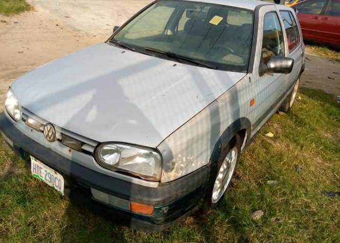 A picture of Volkswagen golf 3 pure first body